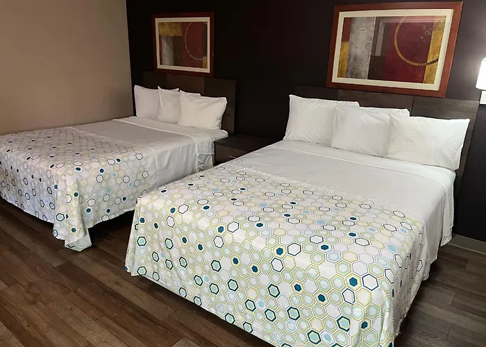 Hometowne Studios & Suites By Red Roof Charlotte - Ballantyne